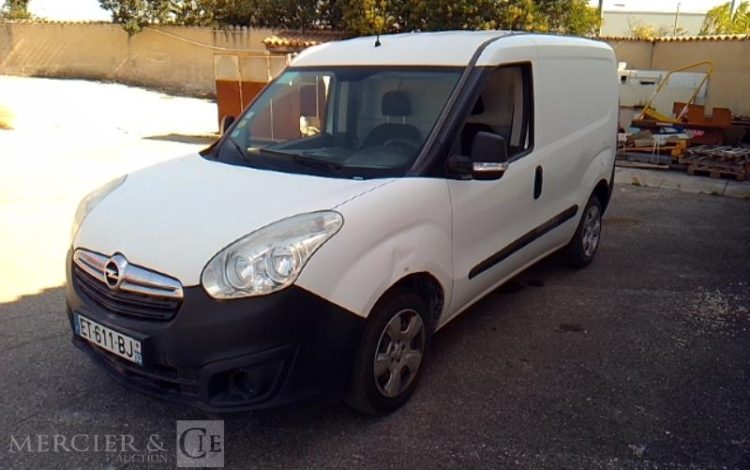 OPEL COMBO 1.3 CDTI 95 CV  ET-611-BJ