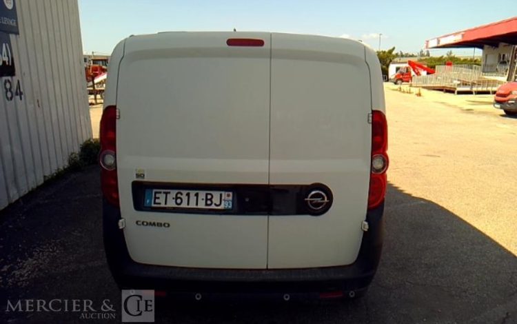 OPEL COMBO 1.3 CDTI 95 CV  ET-611-BJ