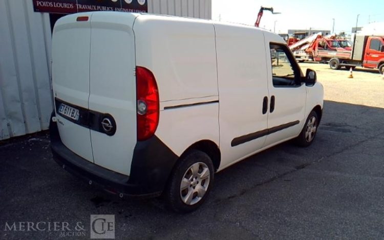 OPEL COMBO 1.3 CDTI 95 CV  ET-611-BJ