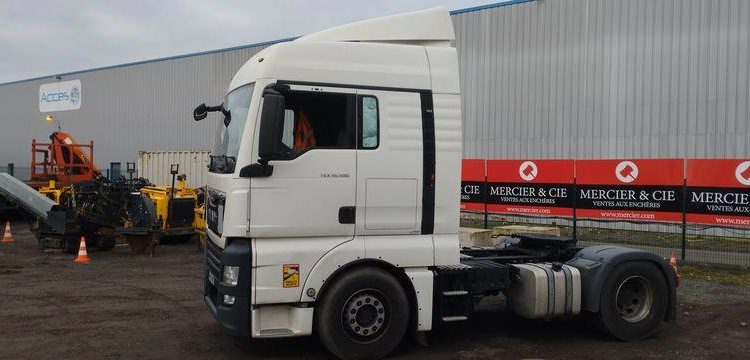 MAN TGX 18,500 – PTAC 19 T – AN 2019 – 387405 KM BLANC FH-659-MT