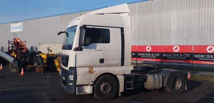 MAN TGX 18,500 – 19 T – AN 2019 – 430650 KM BLANC FJ-661-WM