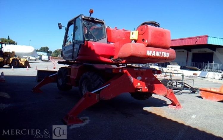 MANITOU CHARIOT ROTATIF MRT1840  18M  4T – 3816H – AN2013 ROUGE MRT1840