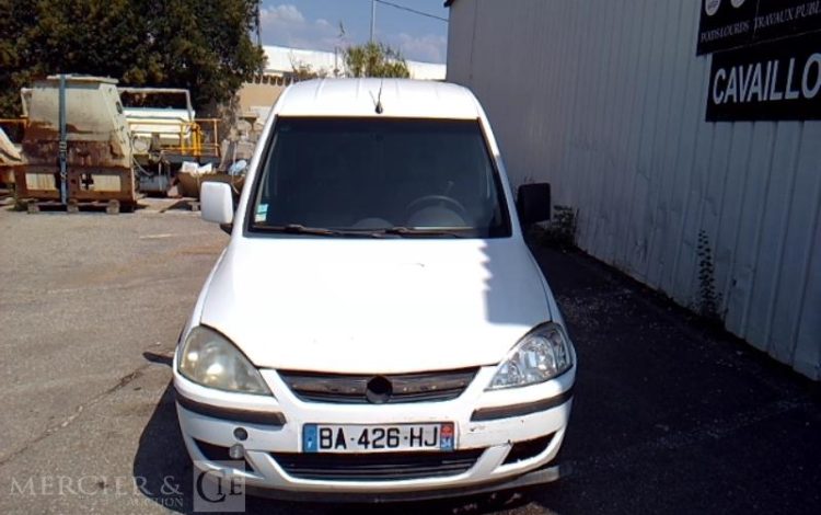 OPEL COMBO – IMMATRICULATION SUSPENDUE – VEH ENDOMMAGE – NON ROULANT  BA-426-HJ