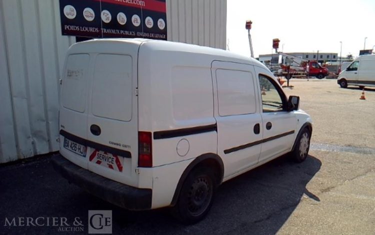 OPEL COMBO – IMMATRICULATION SUSPENDUE – VEH ENDOMMAGE – NON ROULANT  BA-426-HJ