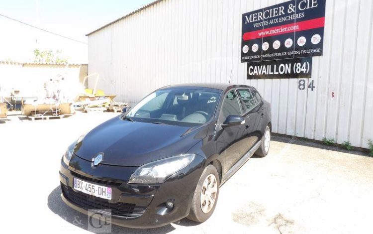 RENAULT MEGANE ESTATE 1,5 DCI 110CH CHAMPION OVALIE NOIR BX-455-DH