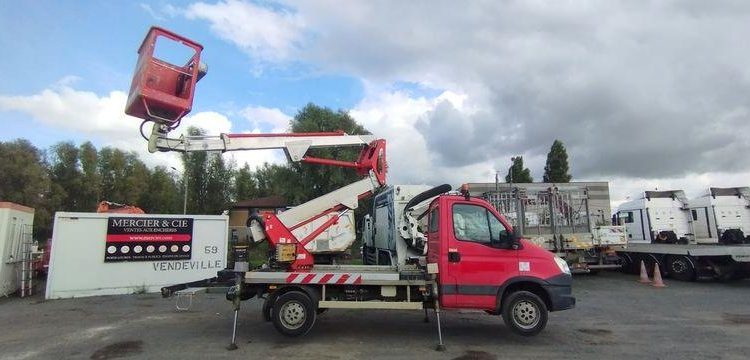 IVECO 35S11 AVEC NACELLE MULTITEL MX170 16M  CW-072-QG