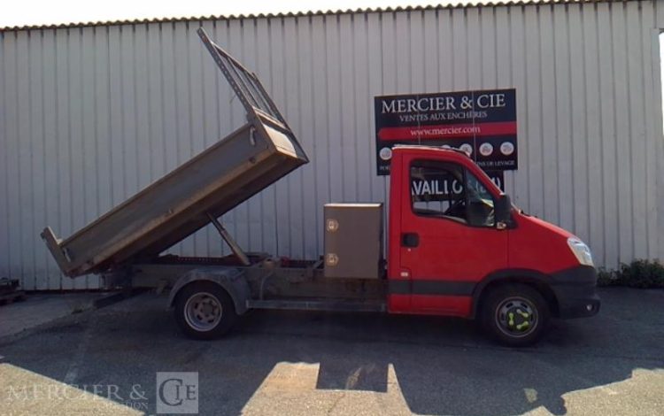 IVECO 35C13 BENNE SIMPLE CABINE COFFRE  CW-985-WN