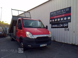 IVECO 35C13 BENNE SIMPLE CABINE COFFRE  CX-642-BW