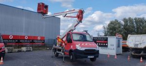 IVECO 35S11 AVEC NACELLE MULTITEL MX170 16M ROUGE CZ-074-FW