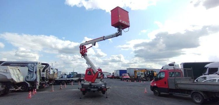 IVECO 35S11 AVEC NACELLE MULTITEL MX170 16M ROUGE CZ-074-FW