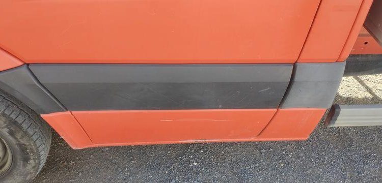 MERCEDES SPRINTER BENNE AVEC COFFRE ACIER DIESEL – 20493 KMS – ANNEE 2013 ROUGE CZ-788-QJ