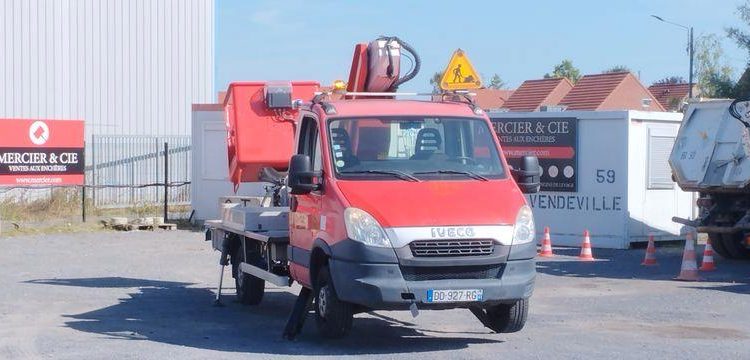 IVECO 35S11 AVEC NACELLE MULTITEL MT202DS 20M – NON ROULANT ROUGE DD-927-RG