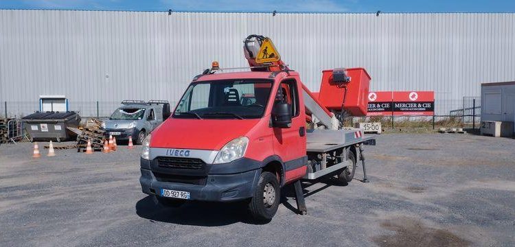 IVECO 35S11 AVEC NACELLE MULTITEL MT202DS 20M – NON ROULANT ROUGE DD-927-RG