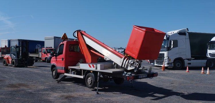 IVECO 35S11 AVEC NACELLE MULTITEL MT202DS 20M – NON ROULANT ROUGE DD-927-RG