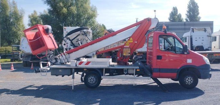 IVECO 35S11 AVEC NACELLE MULTITEL MT202DS 20M – NON ROULANT ROUGE DD-927-RG