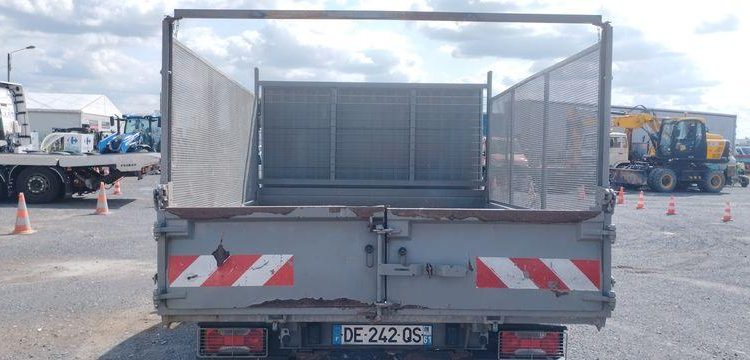 IVECO 35C13 BENNE SIMPLE CABINE COFFRE ROUGE DE-242-QS