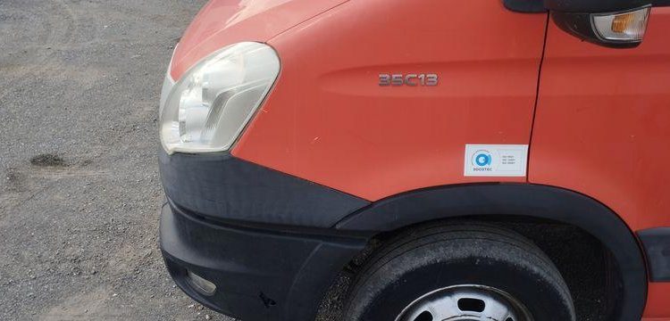 IVECO 35C13 BENNE SIMPLE CABINE COFFRE ROUGE DE-242-QS