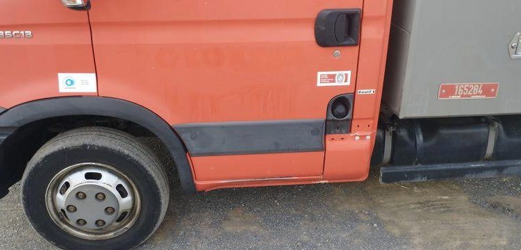 IVECO 35C13 BENNE SIMPLE CABINE COFFRE ROUGE DE-242-QS