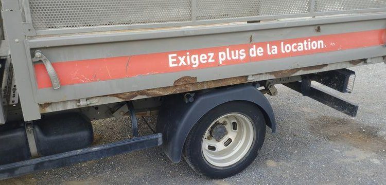 IVECO 35C13 BENNE SIMPLE CABINE COFFRE ROUGE DE-242-QS