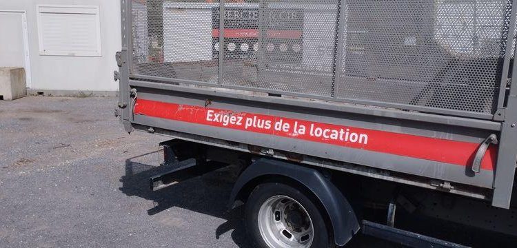 IVECO 35C13 BENNE SIMPLE CABINE COFFRE ROUGE DE-242-QS