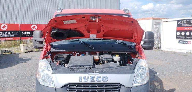 IVECO 35C13 BENNE SIMPLE CABINE COFFRE ROUGE DE-242-QS