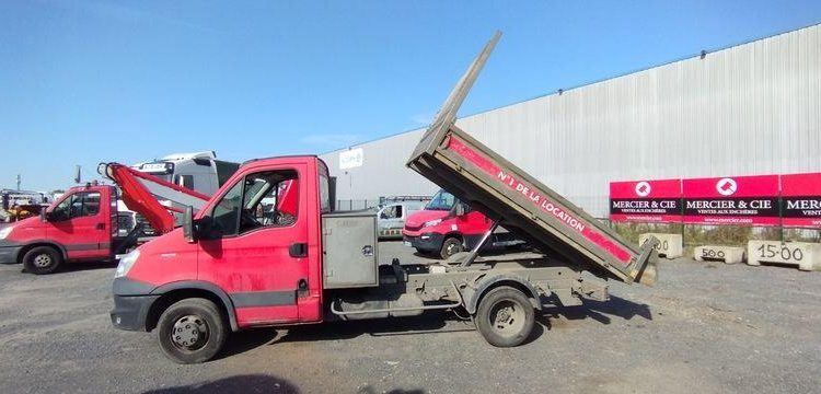 IVECO 35C13 BENNE SIMPLE CABINE COFFRE ROUGE DE-370-FV