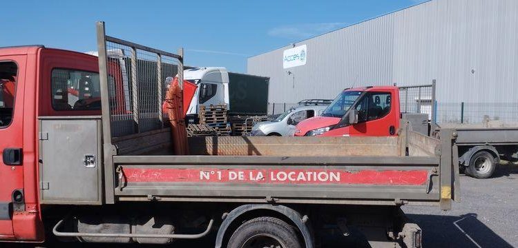 IVECO 35C13 BENNE SIMPLE CABINE COFFRE ROUGE DE-370-FV