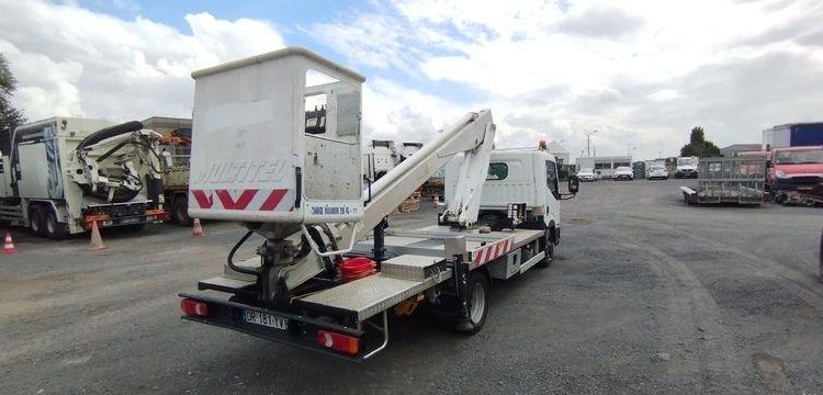 NISSAN CABSTAR AVEC NACELLE MULTITEL 160ALUDS 16M NON ROULANT  DR-181-YV