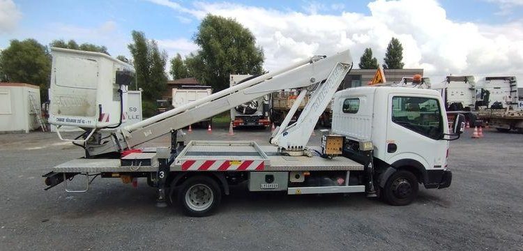 NISSAN CABSTAR AVEC NACELLE MULTITEL 160ALUDS 16M NON ROULANT  DR-181-YV