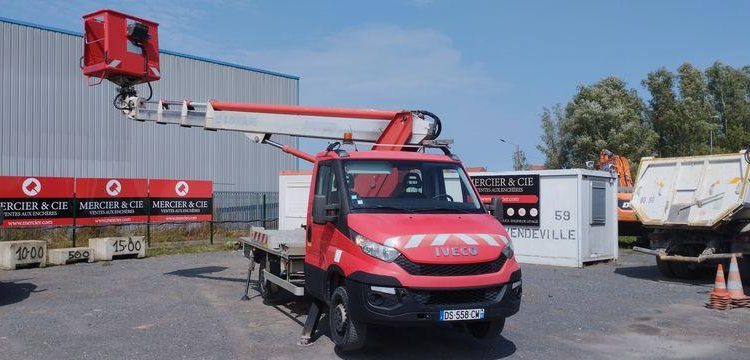 IVECO 35S11 AVEC NACELLE MULTITEL MT202DS 20M ROUGE DS-558-CW