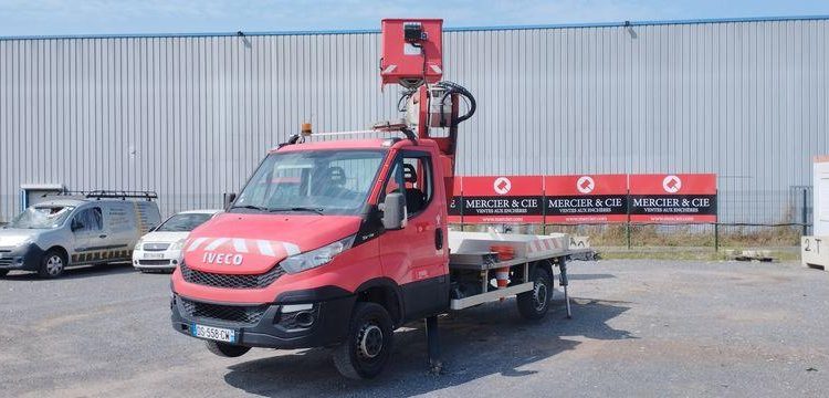 IVECO 35S11 AVEC NACELLE MULTITEL MT202DS 20M ROUGE DS-558-CW