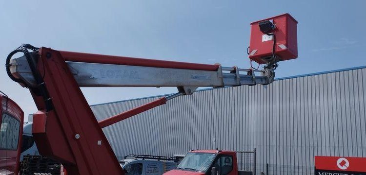 IVECO 35S11 AVEC NACELLE MULTITEL MT202DS 20M ROUGE DS-558-CW