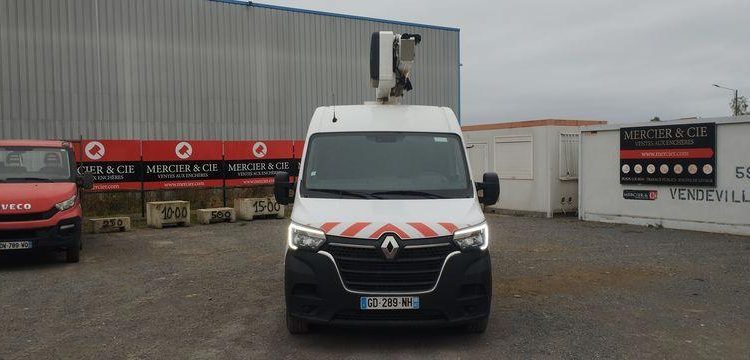 RENAULT MASTER NACELLE 12m – DIESEL – 22056 KMS – ANNEE 2021 BLANC GD-289-NH