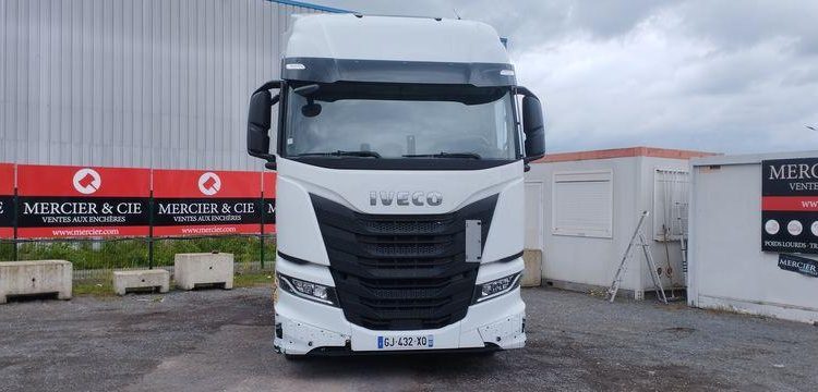 IVECO S-WAY  AS440S – DIESEL – 107693 KM – ANNEE 2022 BLANC GJ-432-XQ