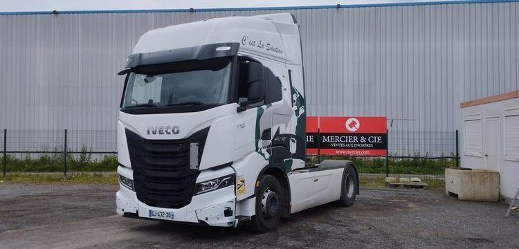 IVECO S-WAY  AS440S – DIESEL – 107693 KM – ANNEE 2022 BLANC GJ-432-XQ