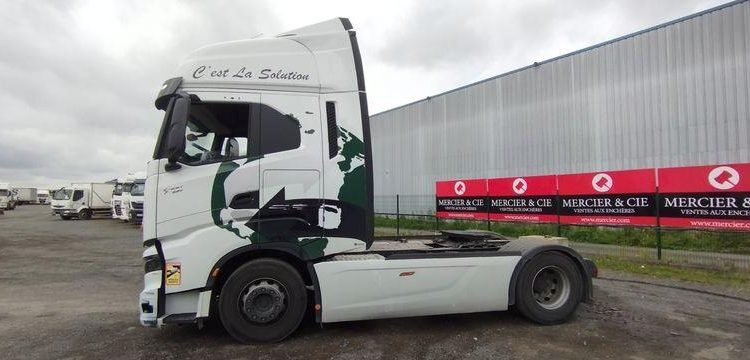 IVECO S-WAY  AS440S – DIESEL – 107693 KM – ANNEE 2022 BLANC GJ-432-XQ