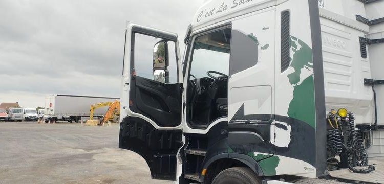 IVECO S-WAY  AS440S – DIESEL – 107693 KM – ANNEE 2022 BLANC GJ-432-XQ