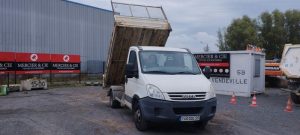 IVECO 35J BENNE DIESEL – 148039 KMS NON GARANTI – ANNEE 2008 BLANC 140DDL59