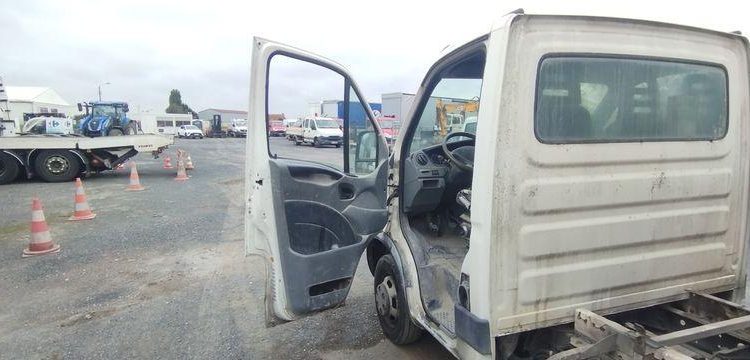 IVECO 35J BENNE DIESEL – 148039 KMS NON GARANTI – ANNEE 2008 BLANC 140DDL59