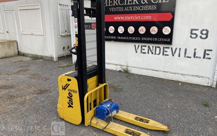 YALE GERBEUR ELECTRIQUE MS10AC CAPACITE 1T – HAUTEUR DE LEVAGE 3,20M JAUNE 1598H