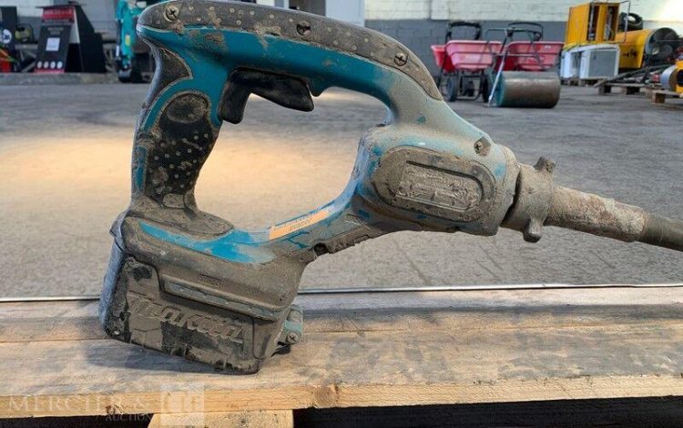 MAKITA BVR450  AIG010017