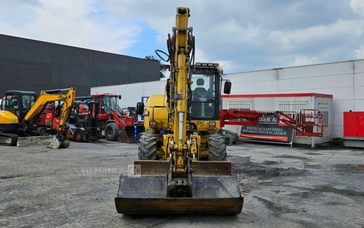 KOMATSU PW98MR-8  PEL010001