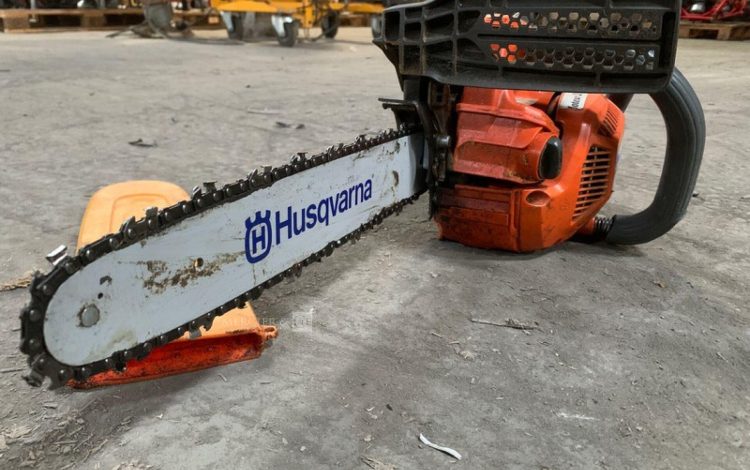 HUSQVARNA   120MAM8