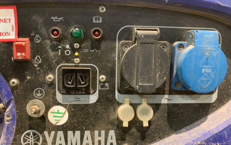 YAMAHA EF2400IS  GRO010967