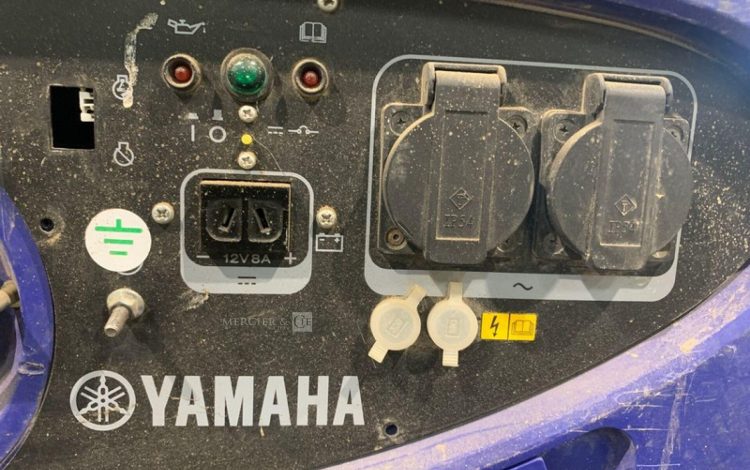 YAMAHA EF2400IS  GRO010637