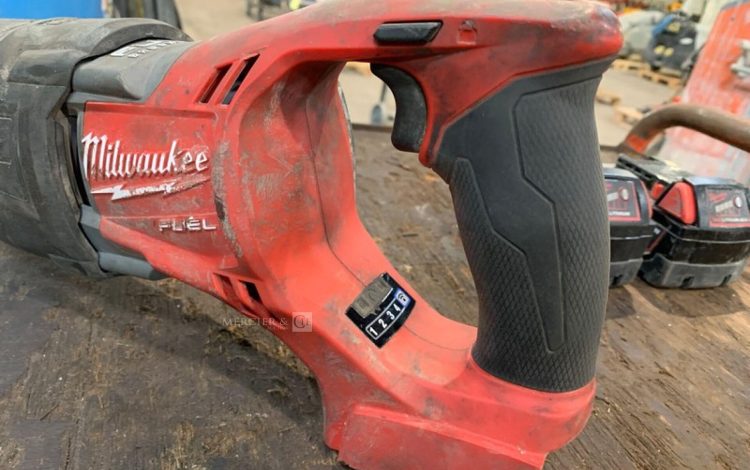 MILWAUKEE M18  SAB010183