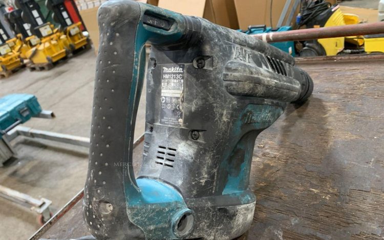 MAKITA HM1213C  PIQ010005