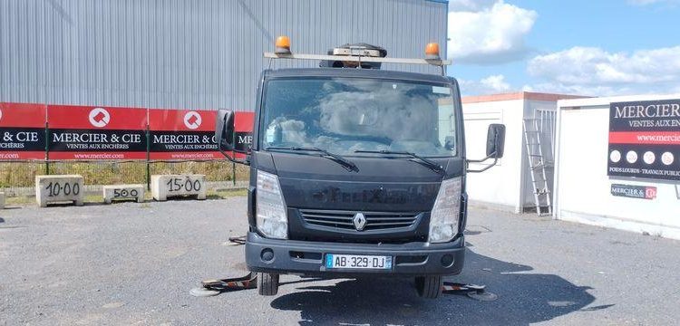 RENAULT NEXITY NACELLE OIL & STEEL SNAKE 20 M -DIESEL – 2672 H – 106797 KMS – ANNEE 2009 NOIR AB-329-DJ