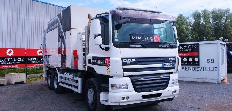 DAF DAF CF 85 + ASPIRATEUR MTS – DIESEL – 265291 KMS – ANNEE 2010 BLANC AR-202-ZW