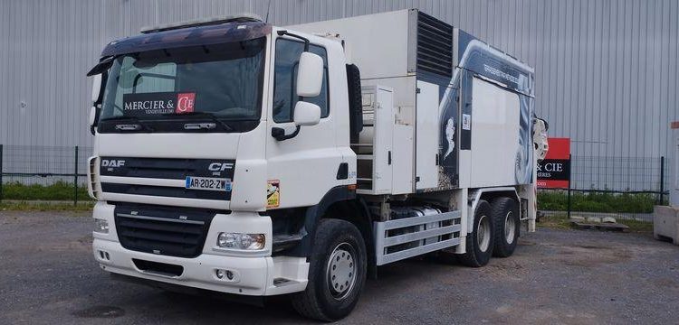 DAF DAF CF 85 + ASPIRATEUR MTS – DIESEL – 265291 KMS – ANNEE 2010 BLANC AR-202-ZW